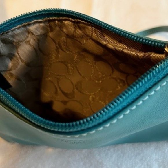 2 Leather Coach Bags Y2K NWOT Teal Turquoise Blue Baguette handbag w/ Wristlet - Picture 6 of 9